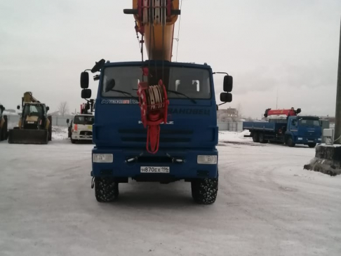 Автокран 25 тонн КС-45717К-3Р (вездеход)